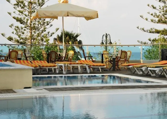 Bristol Sea View 3*